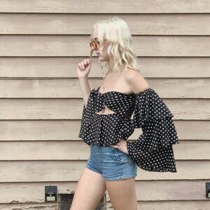 ⭐️ LF SEEK THE LABEL Black Off the Shoulder Top Small